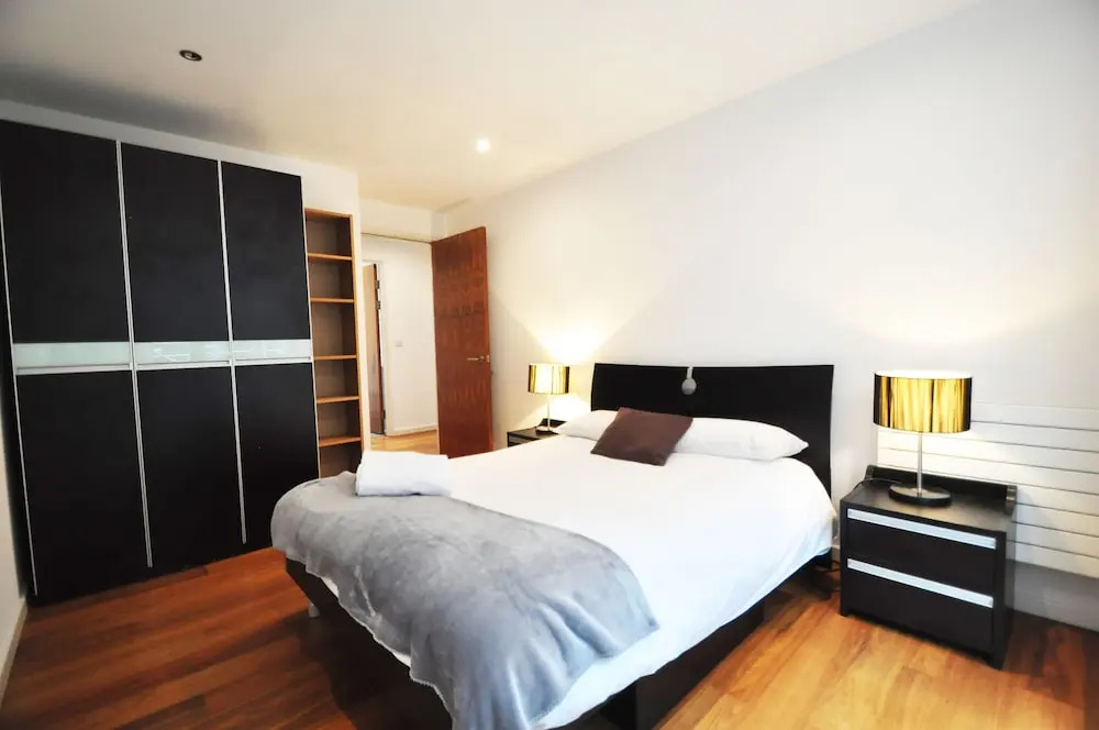 Modern Apartment in Old Street