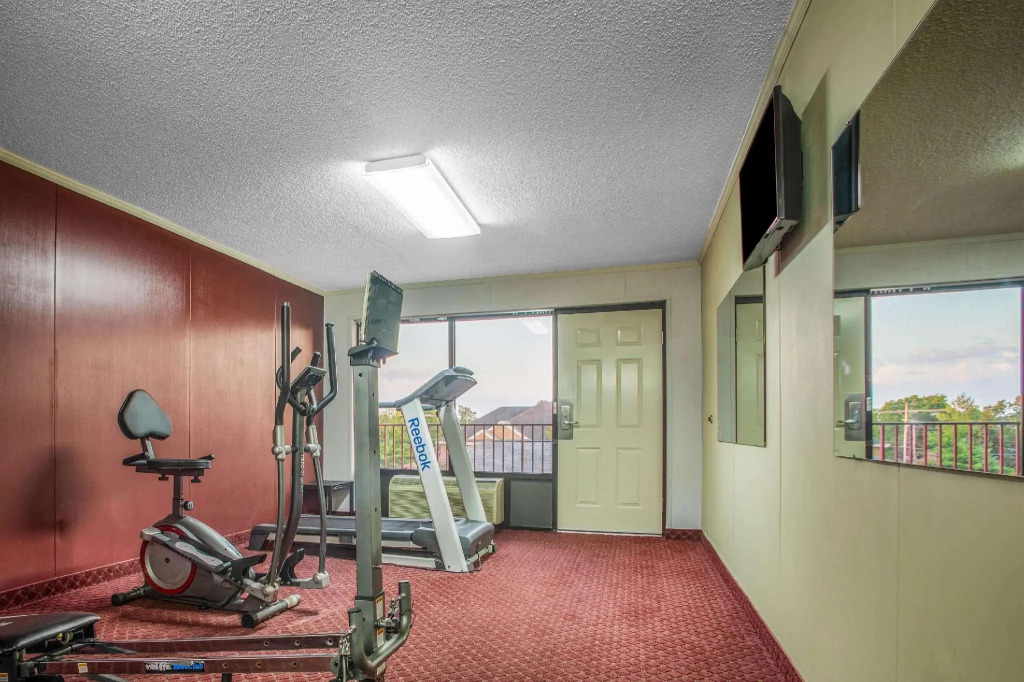 Branson Yellow Rose Inn and Suites