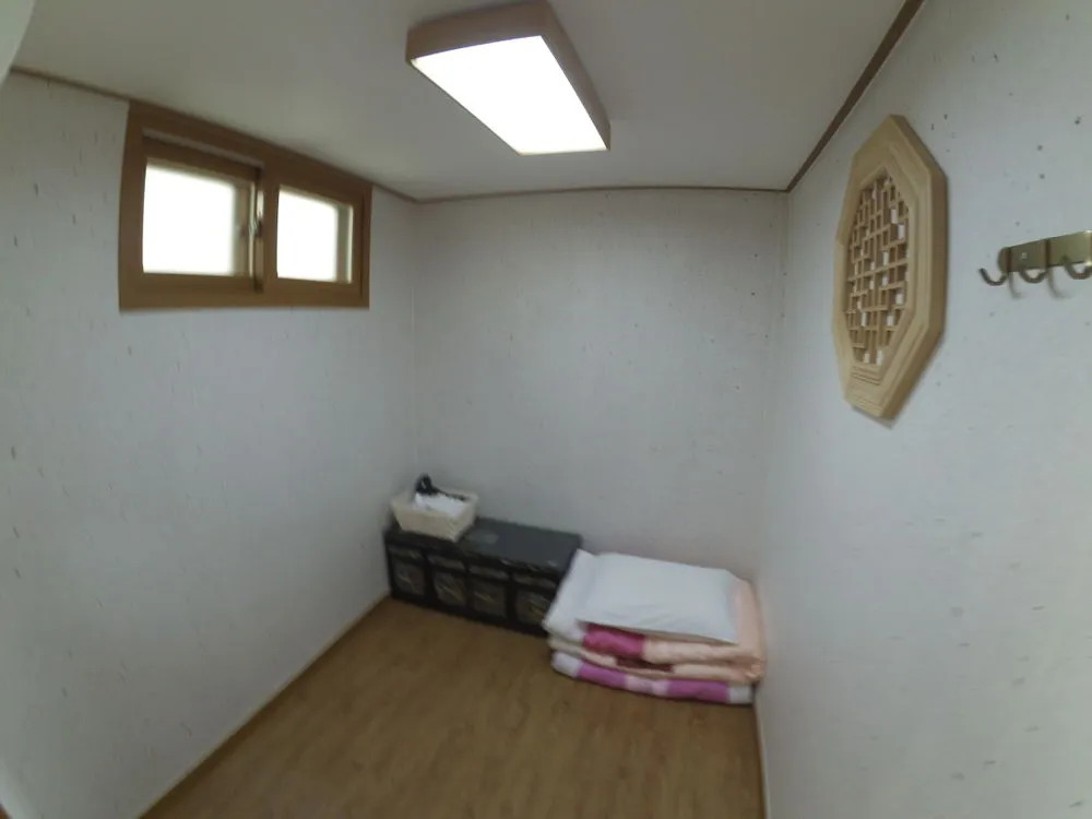 Go Woon Dang Hanok Guest House