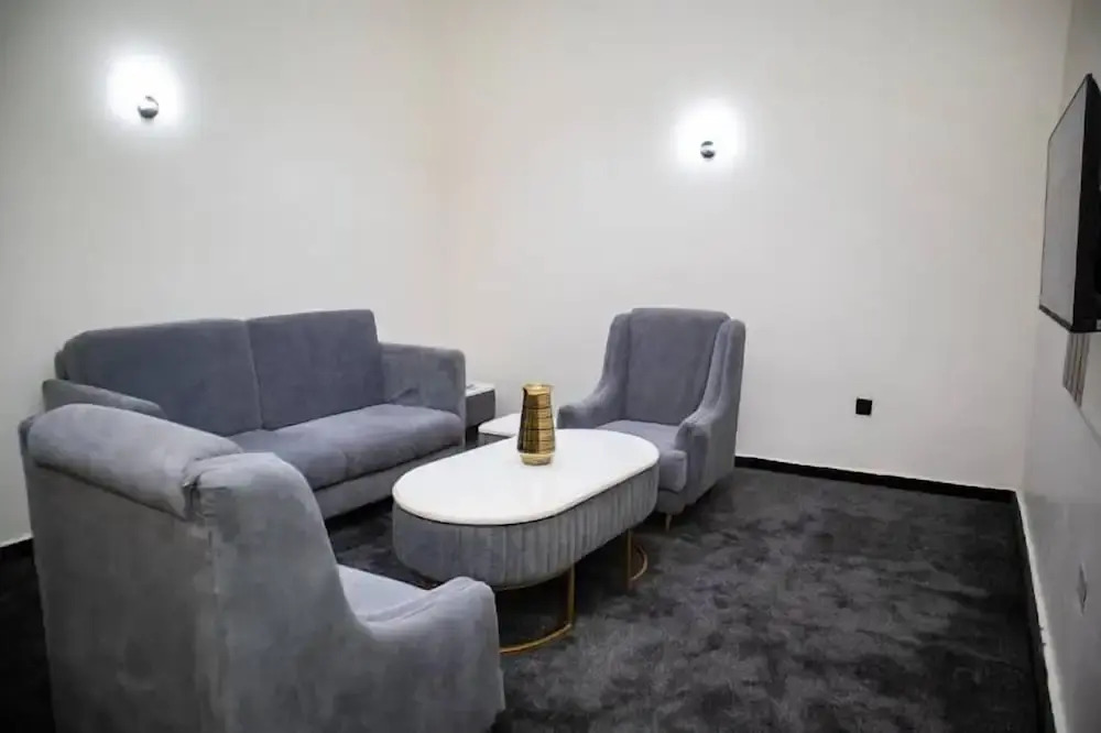 Pula Pula Luxury Hotel and Suites