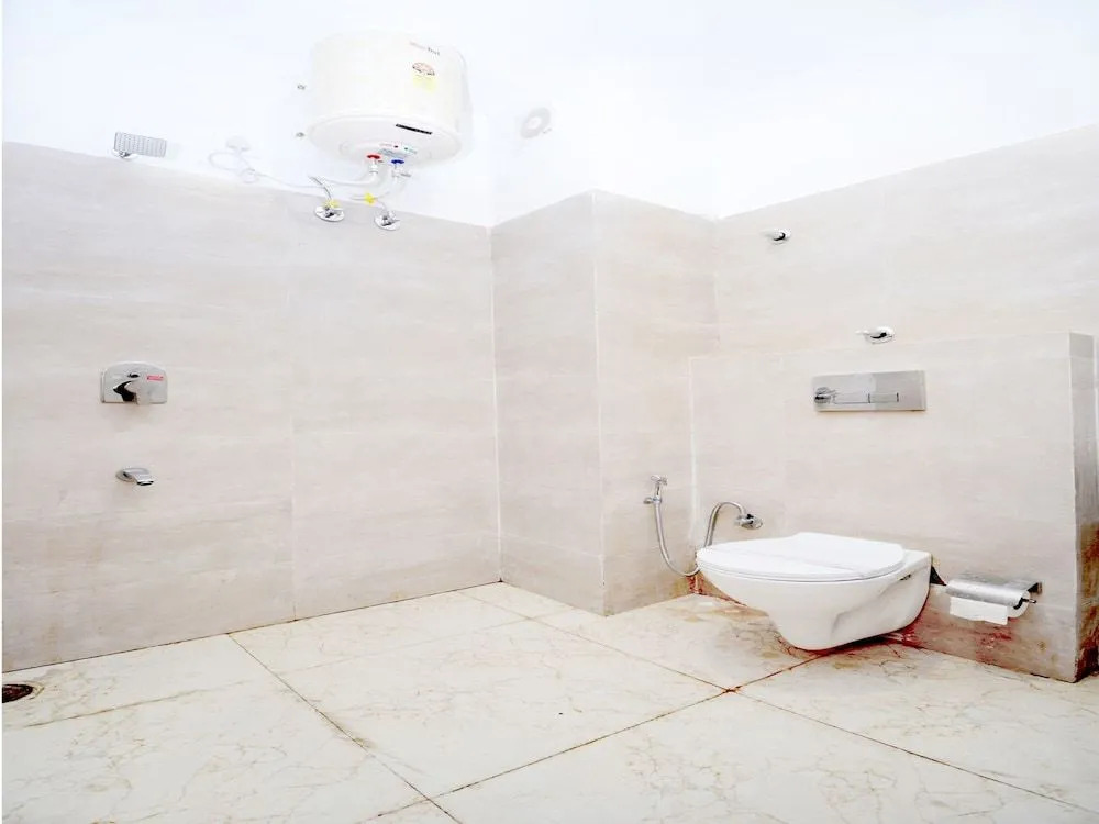 Oyo 39569 Hotel Lazeeno