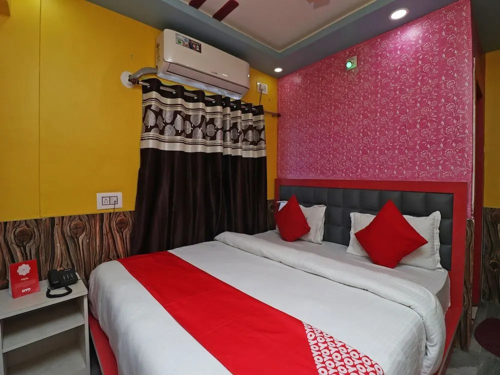 Oyo 37334 Hotel Happy
