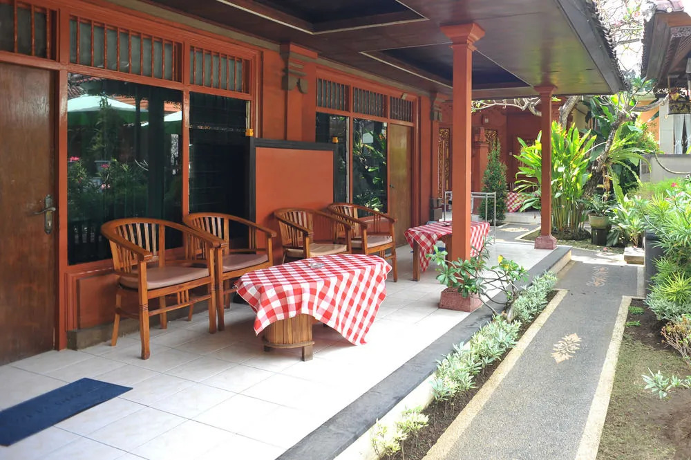 巴厘岛艾里潘泰萨努库苏马萨里6号酒店(Airy Pantai Sanur Kusuma Sari 6 Bali)