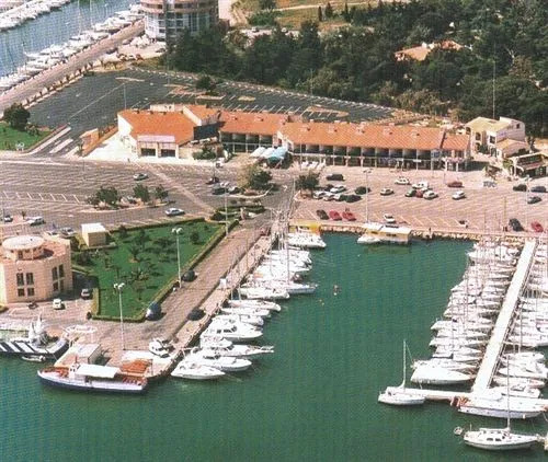 Hôtel du Port