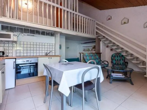 Studio en Duplex sous la Pinède et Proche de la Plage - FR-1-239-394