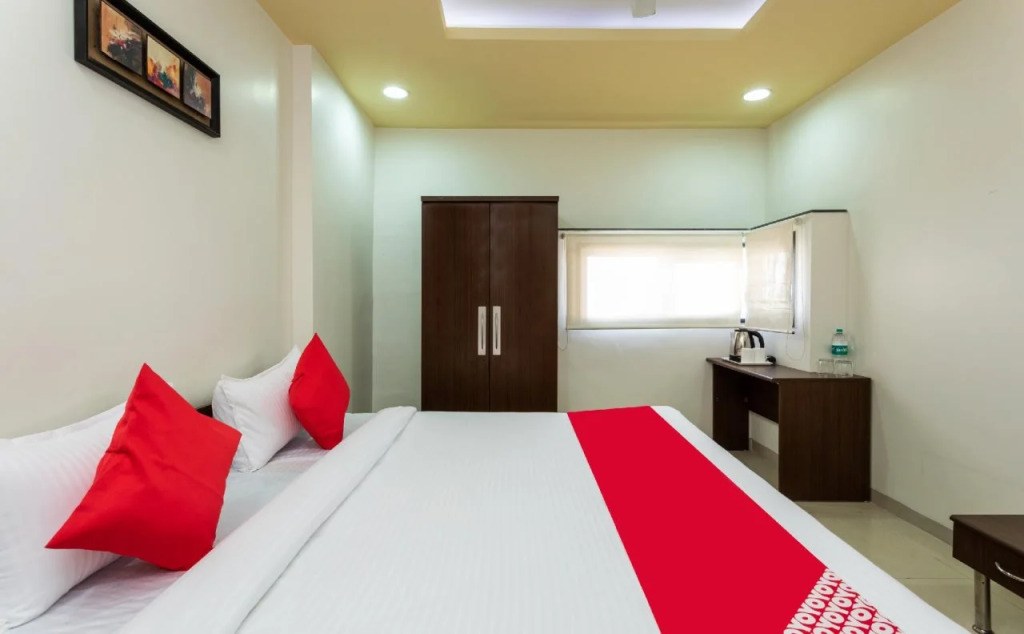 Silver Stay By OYO Rooms