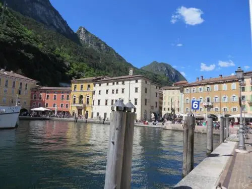 Al Lago Apartments