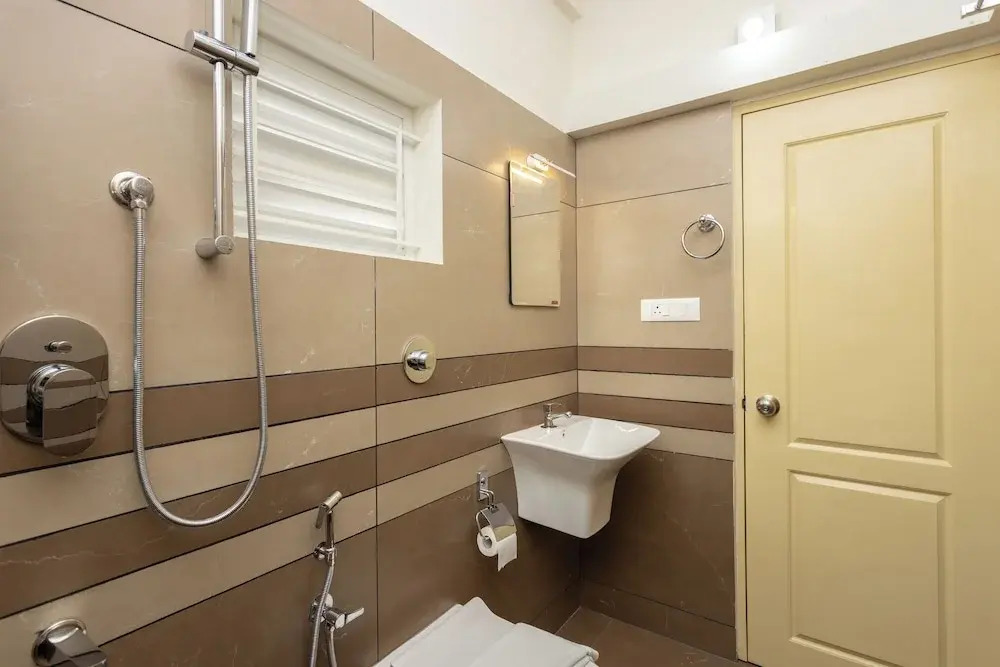 ESAA Airport Hotel