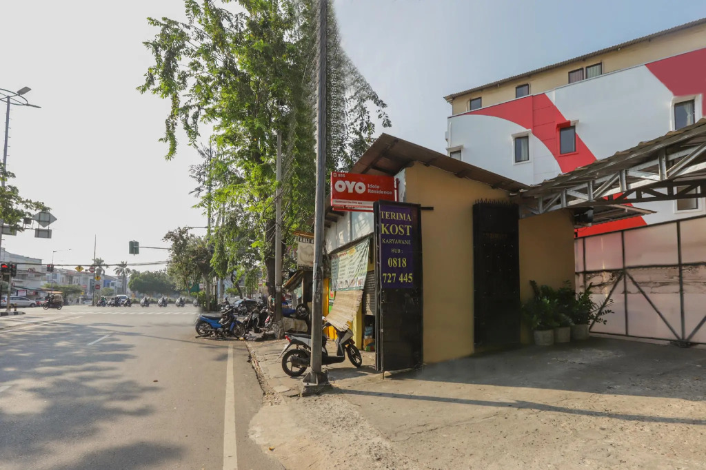 SUPER OYO 866 Idola Residence