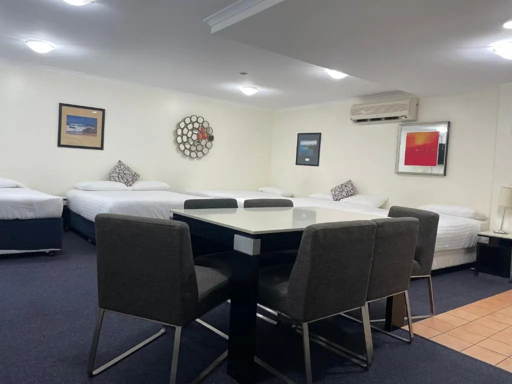 Lakeview Motor Inn