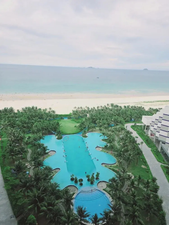 Happy Beach Oceanview Arena Cam Ranh Condotel