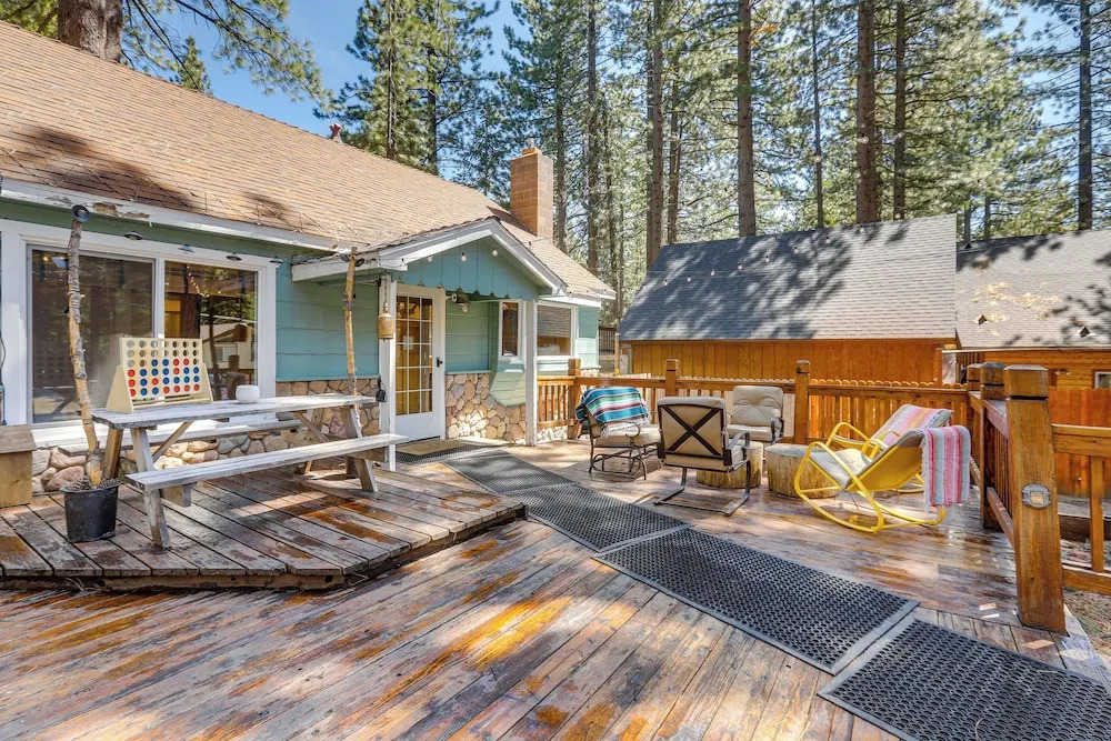 Tahoe Home in the Pines: Quiet Neighborhood!