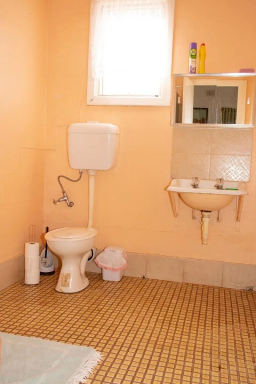 Kimba Units - Better than a motel room - self contained and pet friendly