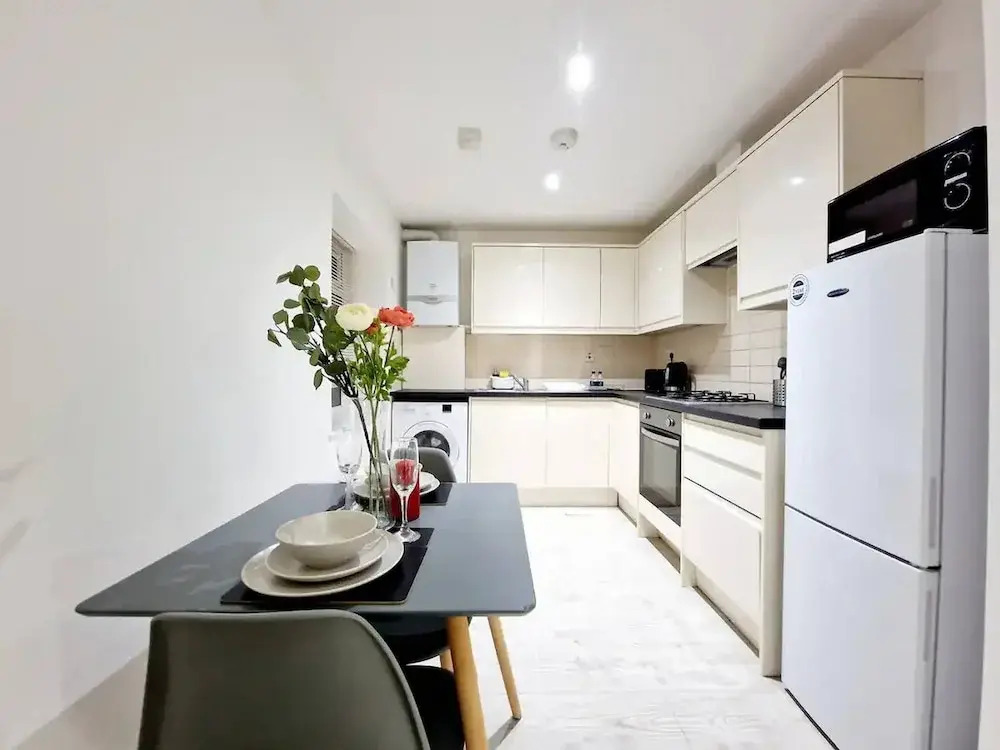 Modern Apartment in Uxbridge