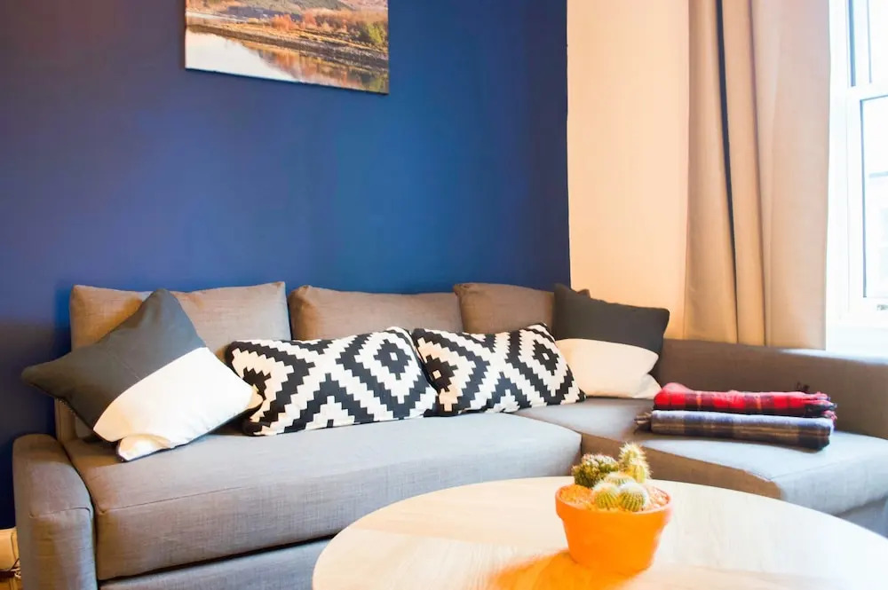 1 Bedroom Flat near Arthur's Seat