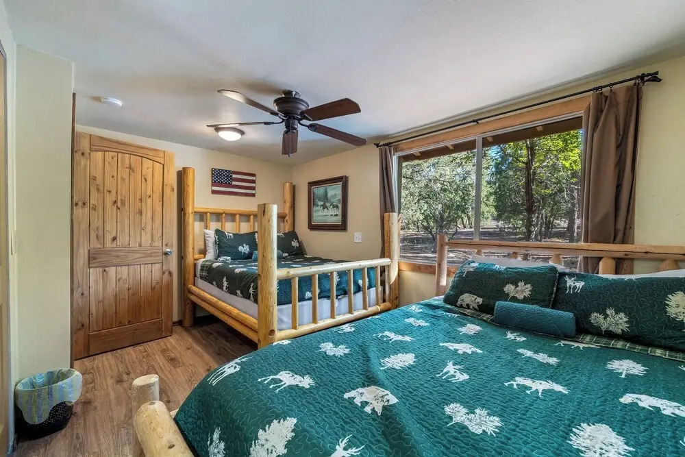 Large Yard w/ Fire Pit: Show Low Cabin