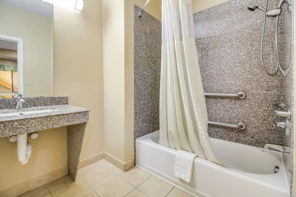 Americas Best Value Inn & Suites Tomball