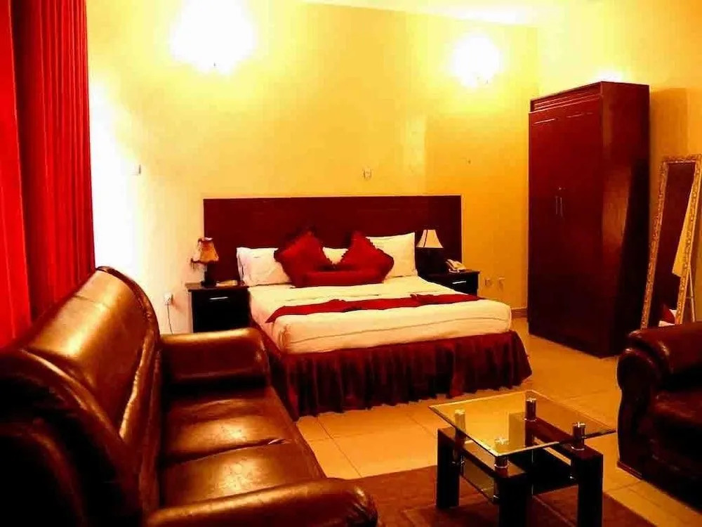 Hotel Hilltop Country Club