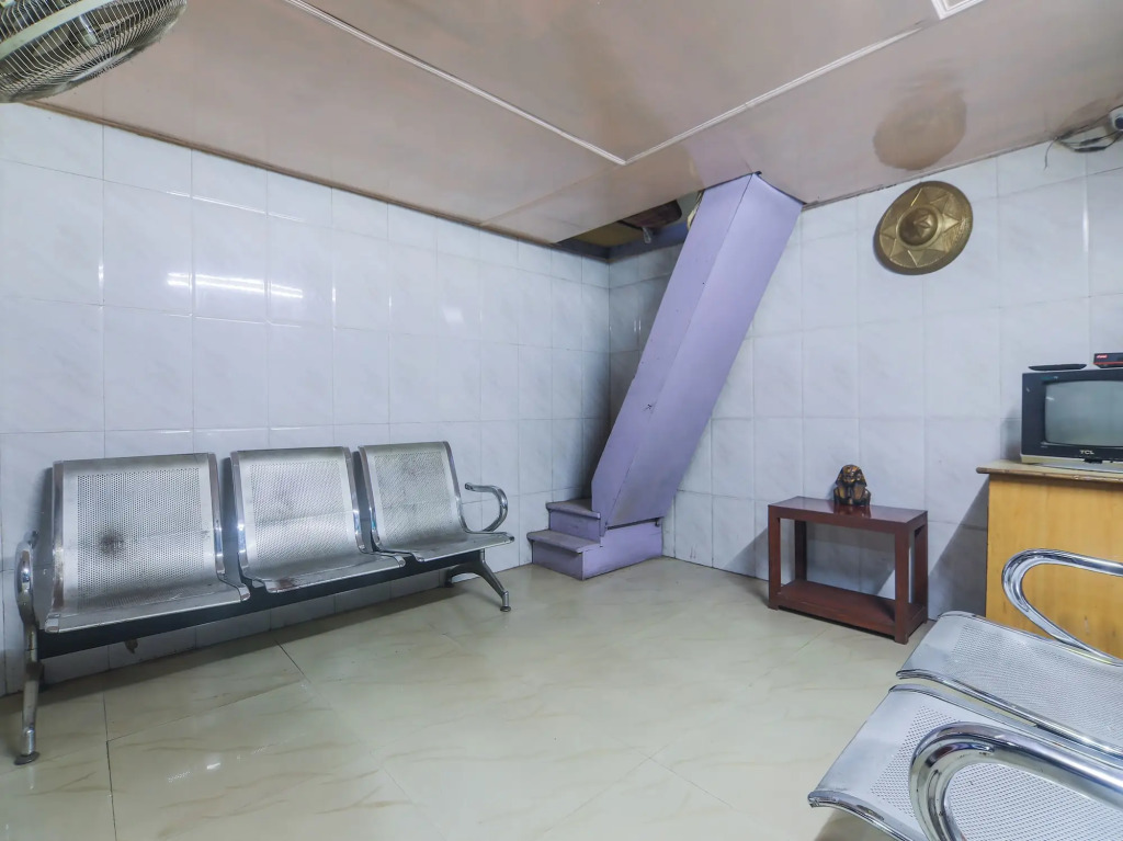 OYO 23373 Hotel Midline