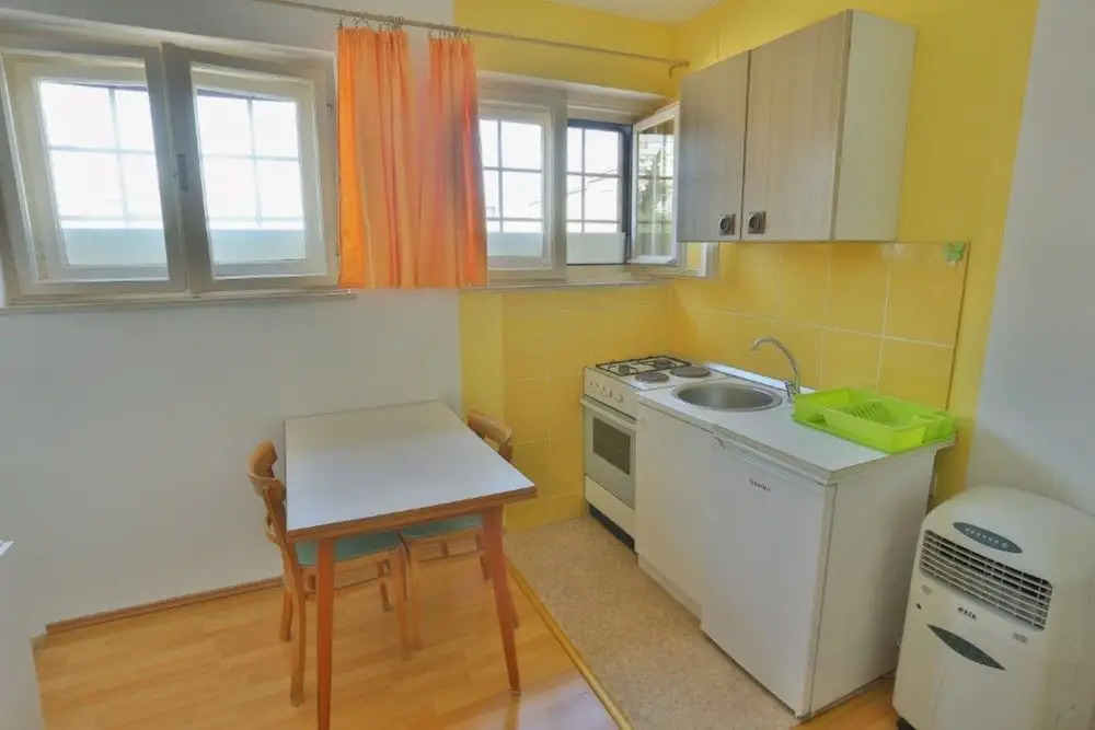 Comfortable Apartment With Balcony & Garden View