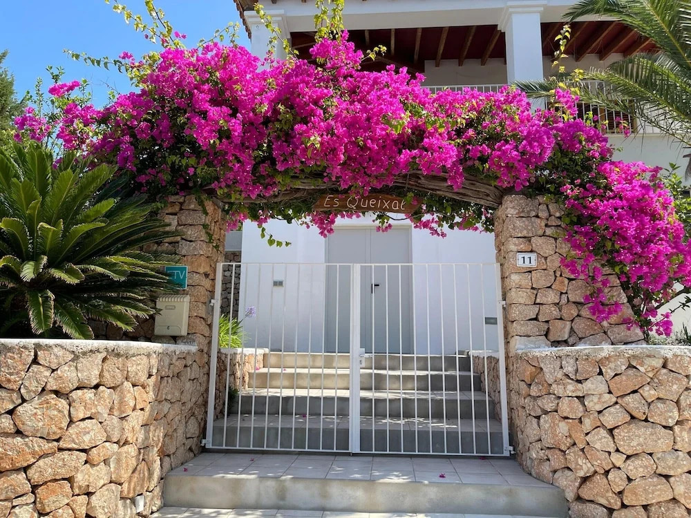 Villa in Ibiza Near Stunning Beaches