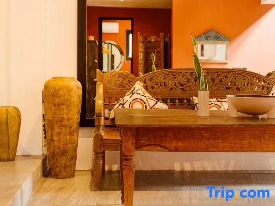 Modern Artistic 5BR Haven in Canggu Berawa