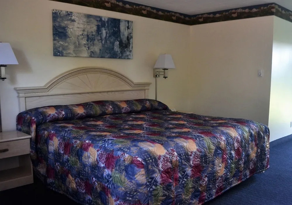 Stratford Suburban Motel