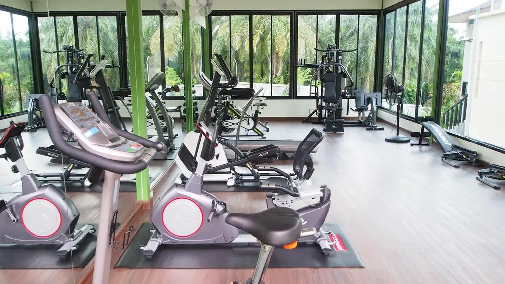 HULA HULA RESORT l truly tropical and fun wellness