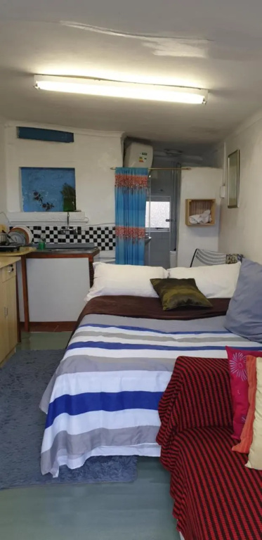 Cozy Private En Suite Studio