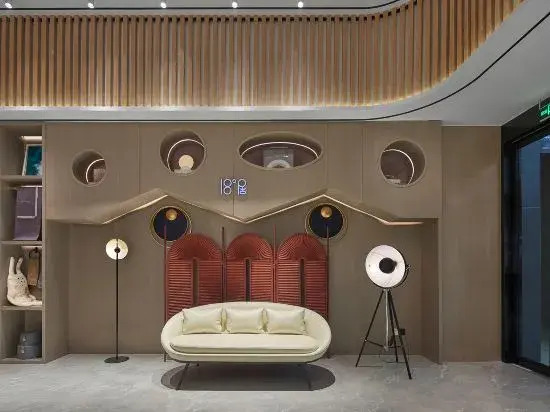 18 Degrees Residence Future Hotel