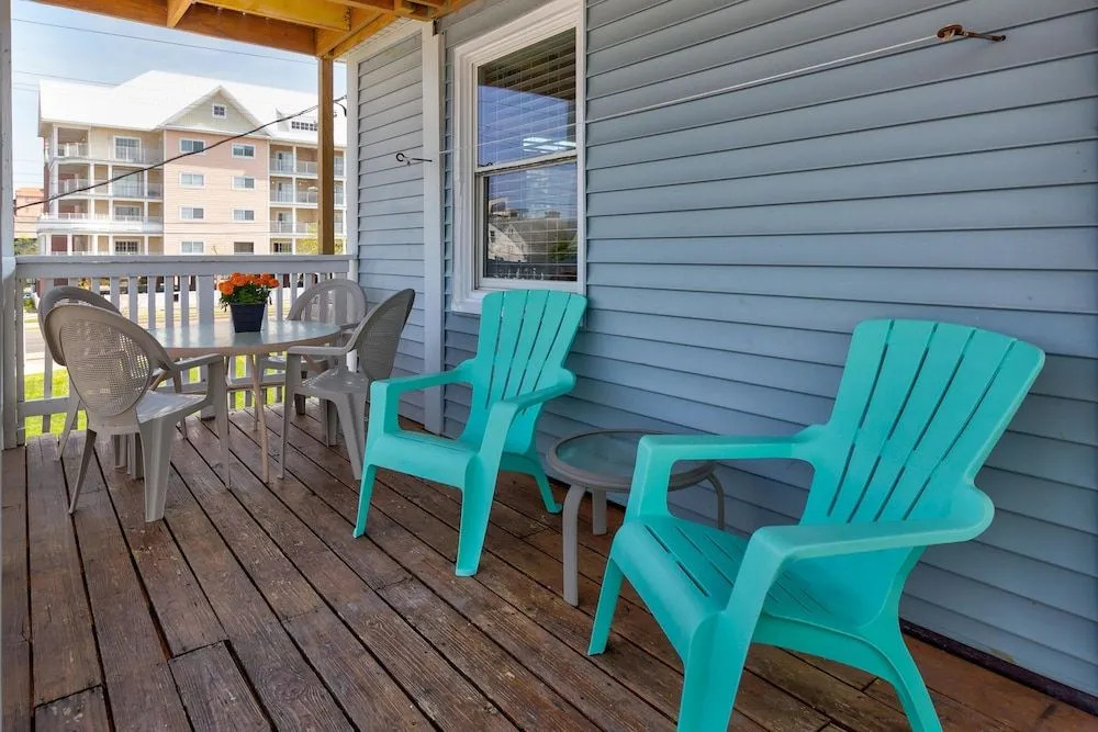 The Beach House on 10th
