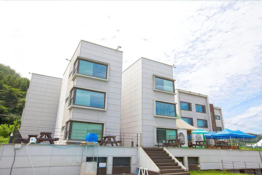 Chuncheon N.e. Park Pension