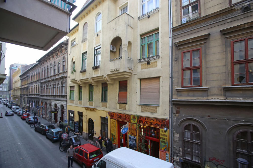 Avantgarde Apartments