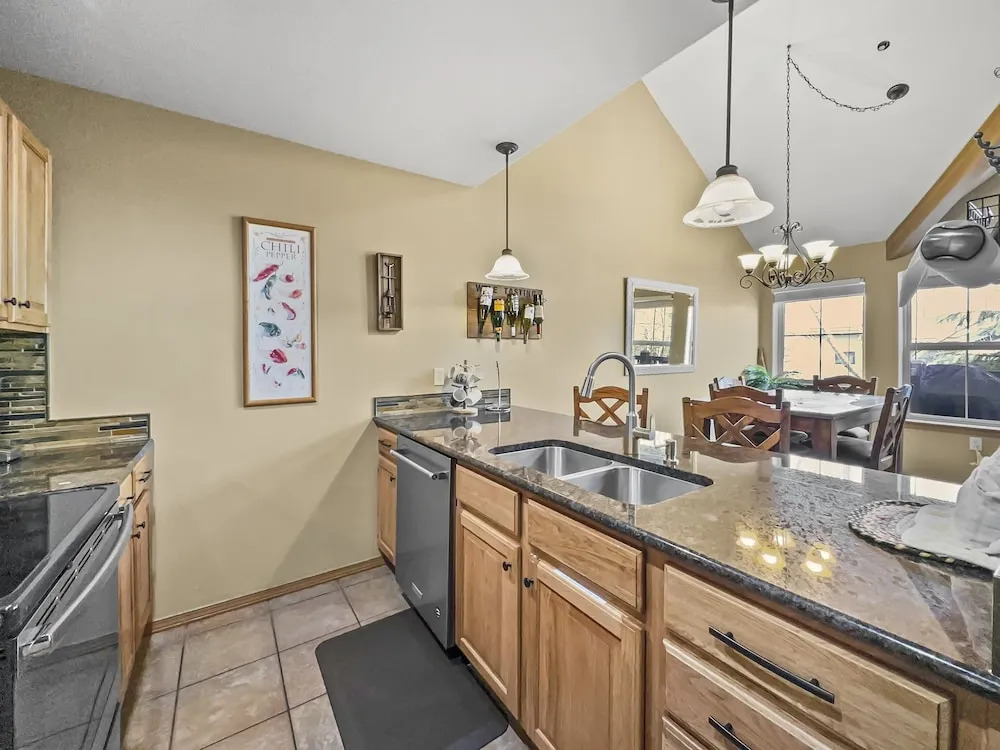 B6 Tarn Landing 1br + Loft, 3ba 1 Bedroom Condo