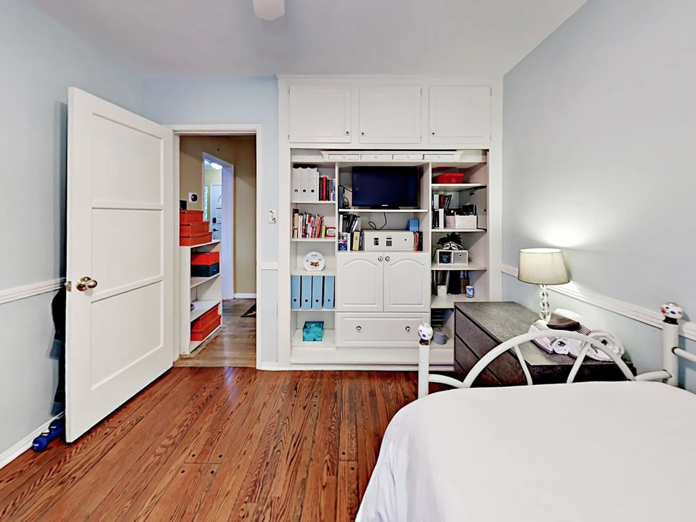 Charming Lake Balboa - 3 Br Home