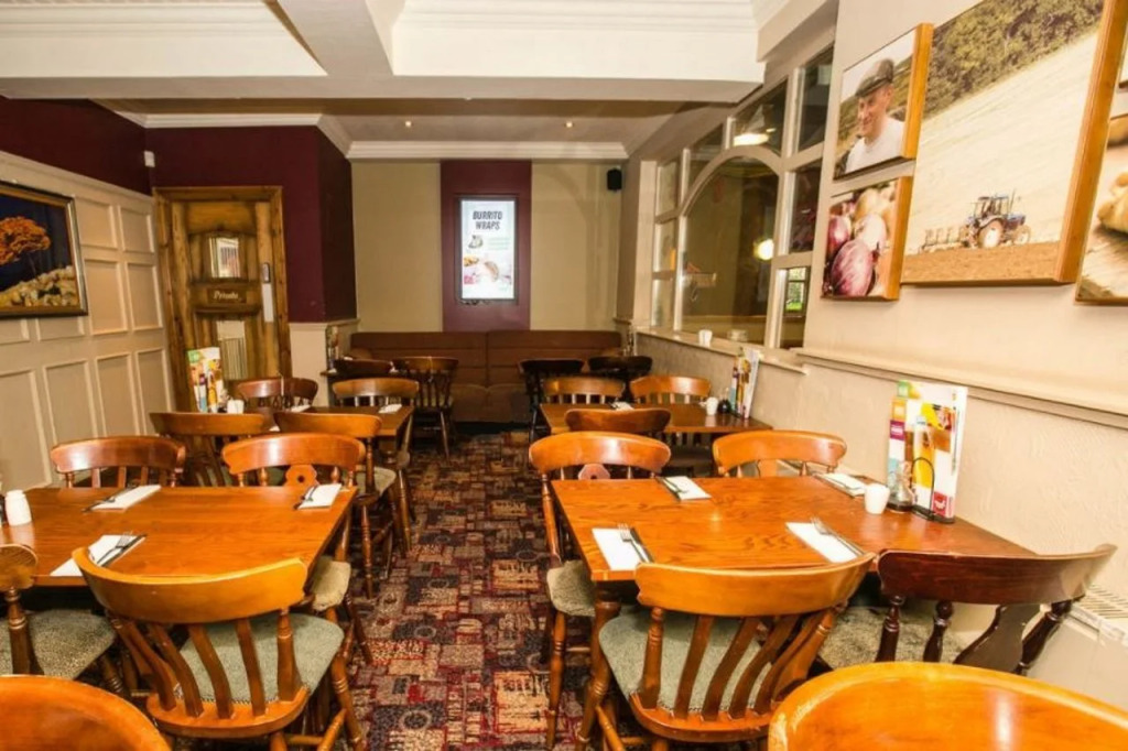 Premier Inn Leeds South