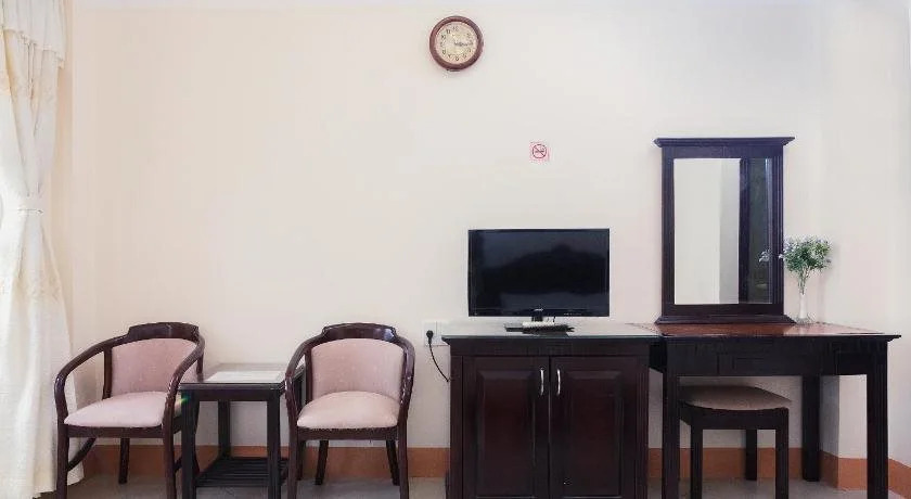Long Chau Hotel