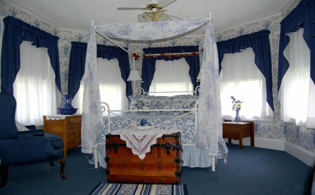 Atlantic Birches Inn
