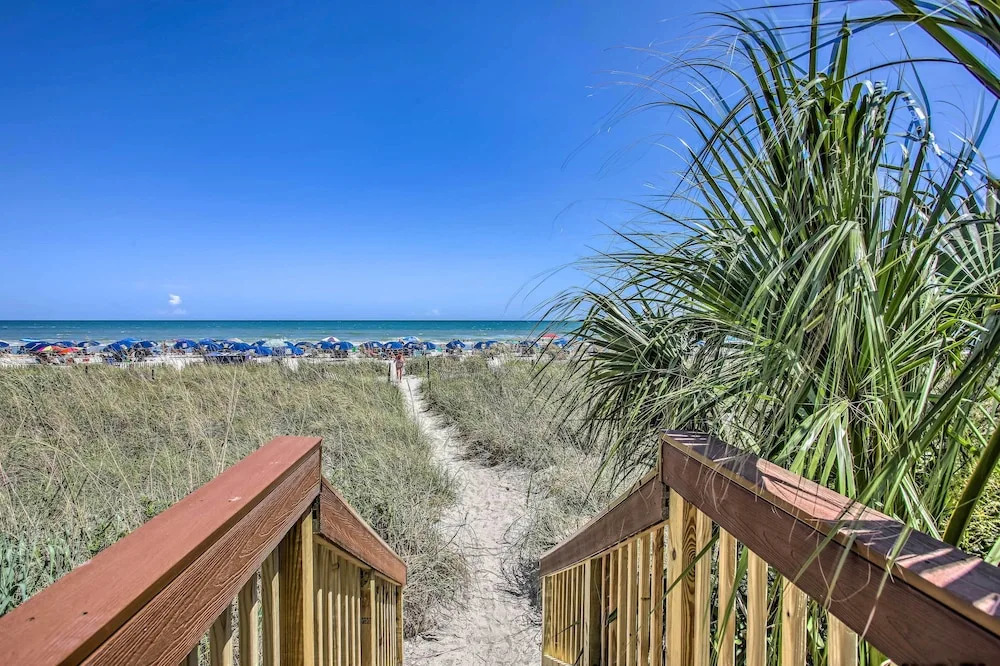 Oceanfront North Myrtle Beach Gem: Pools Access!