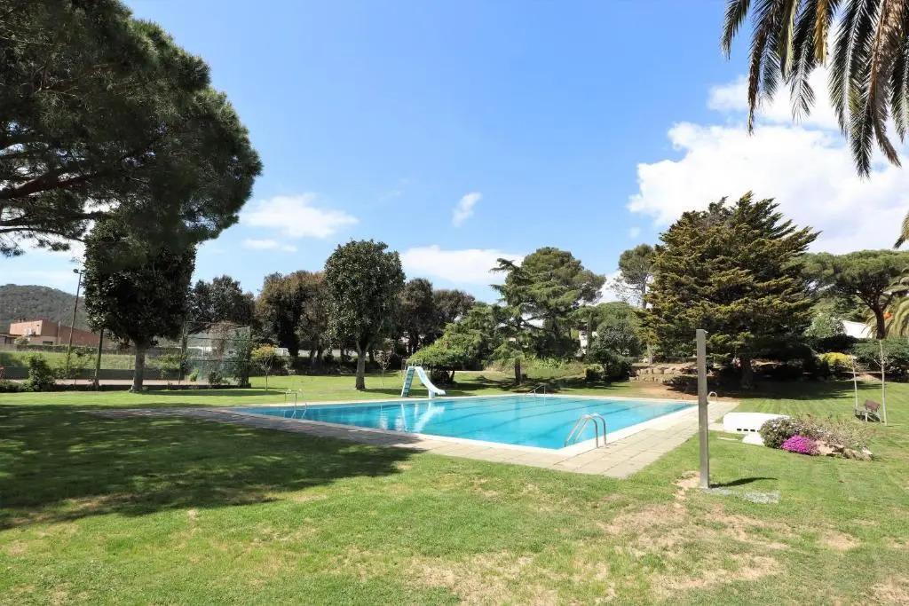 Casa Sant Amanç 6 pax con piscina comunitaria L15017
