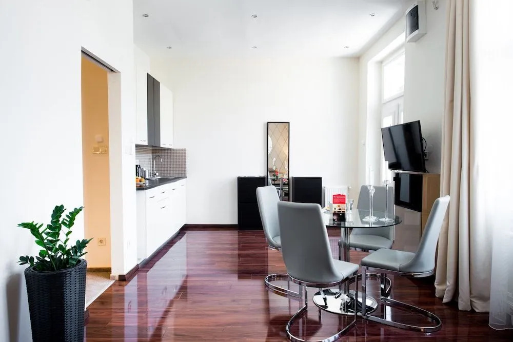 Dfive Apartments - Little Boss