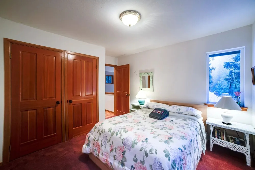 51SL - Ping Pong - Fireplace - D/W - W/D - Sleeps 8