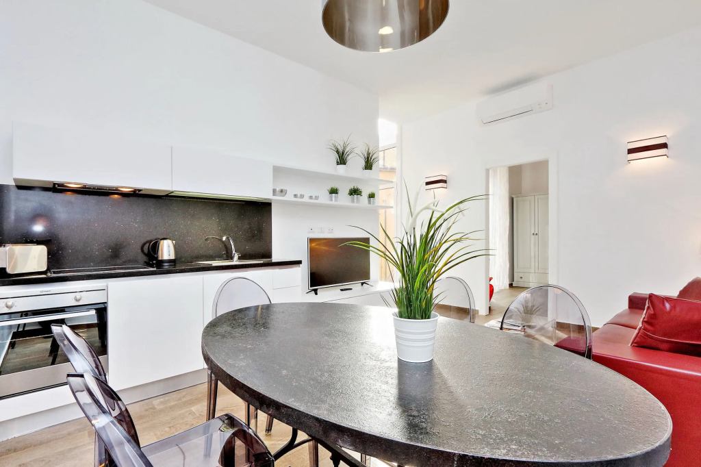 Monti Apartments - My Extra Home