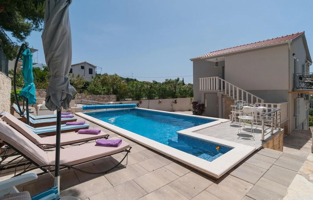 Gorgeous Home In Maslinica