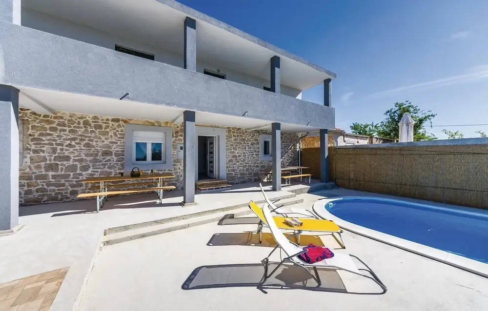 Beautiful Home in Nadin With 3 Bedrooms, Wifi and Outdoor Swimming Pool