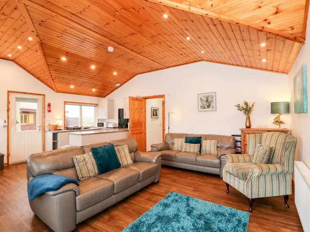 Teal Lodge