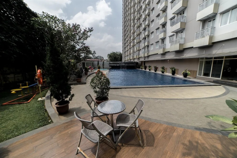 Modest 2BR Apartment at Galeri Ciumbuleuit 2