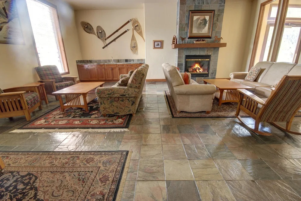 Oro Grande by Summit County Mountain Retreats