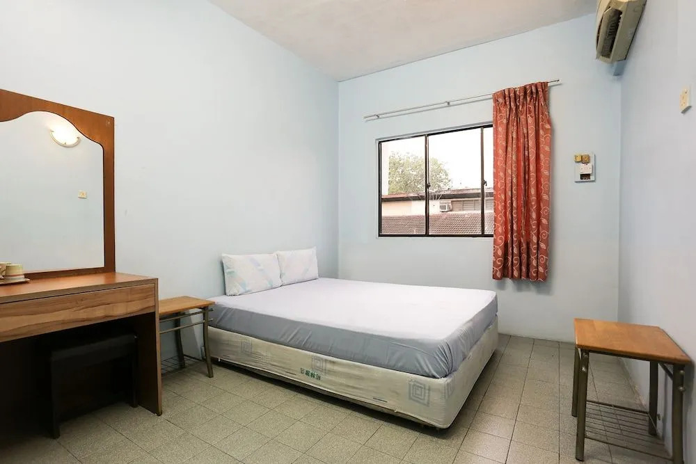 Spot on 89989 Wispering Hotel