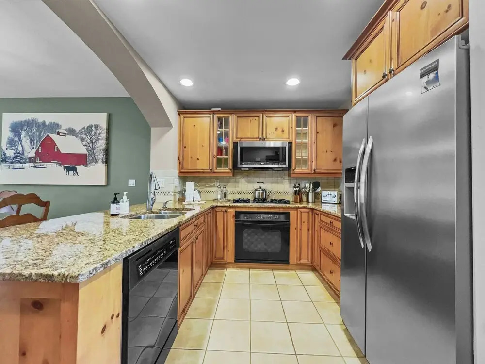 Union Creek Townhome 164b 3 Bedroom Townhouse by RedAwning